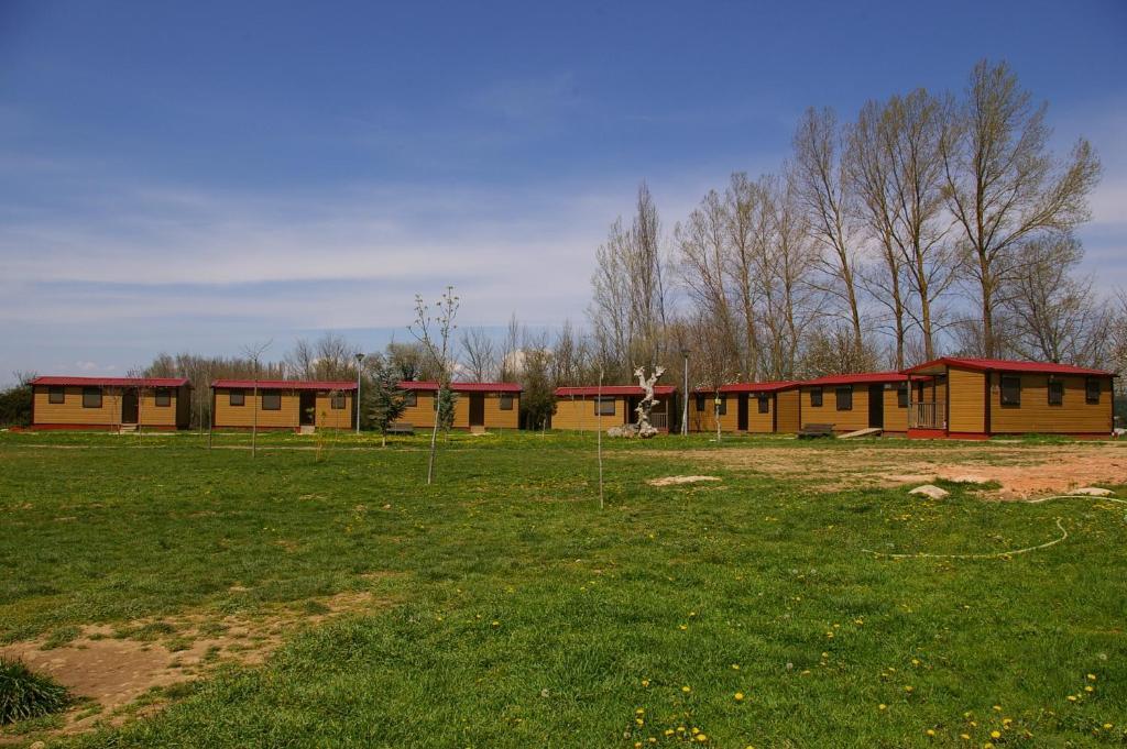 Bungalows Granja Escuela Arlanzón المظهر الخارجي الصورة